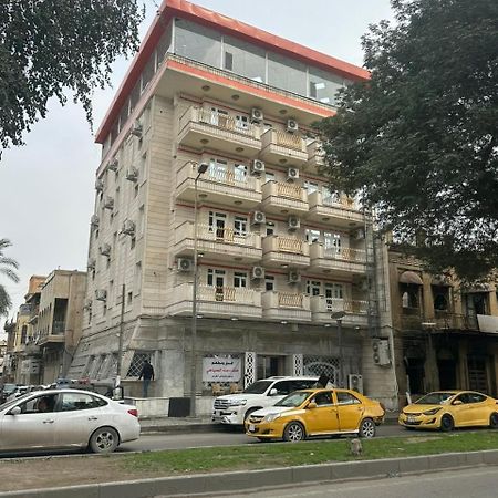 Malik Dijlah Hotel Baghdād Exteriör bild